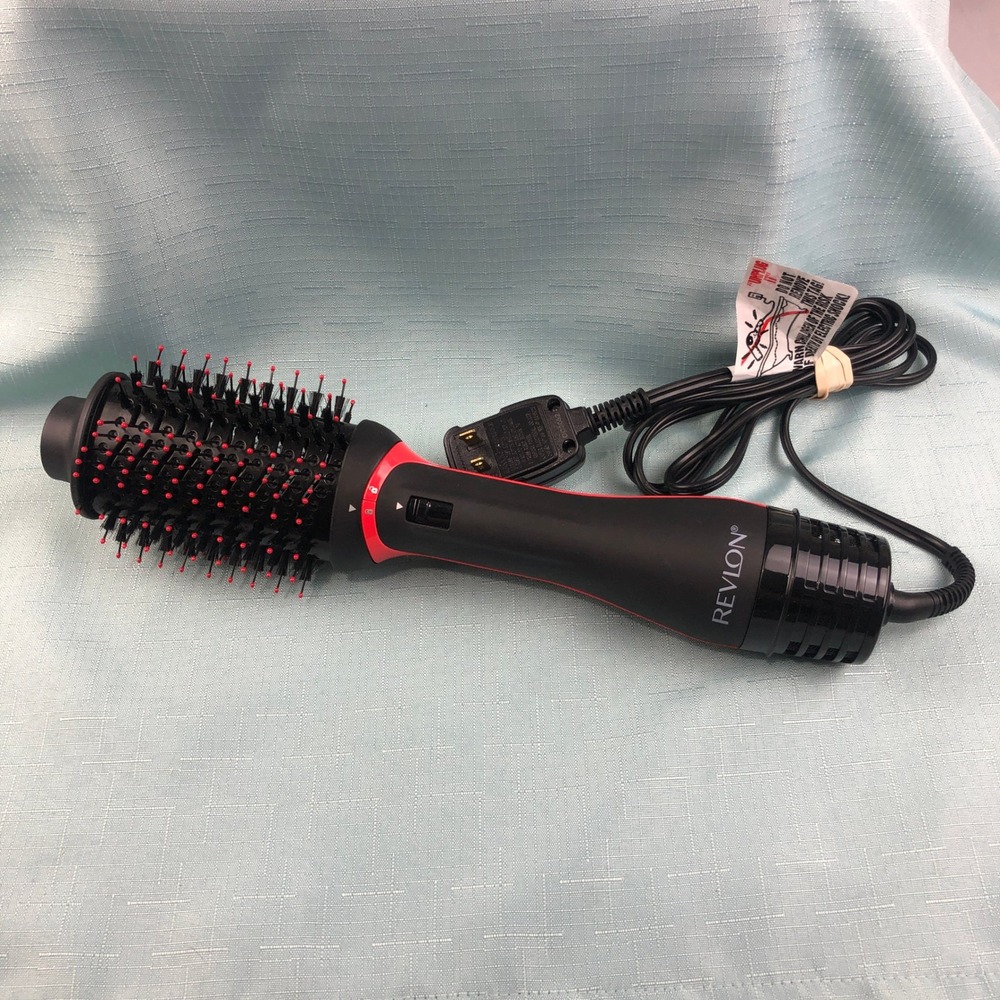 Revlon One-Step Volumizer PLUS Hot Air Brush Hair Dryer Black Red RVDR5298